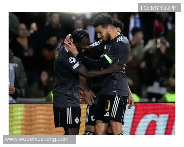 帅气足球明星带领球队逆袭冠军之路成就传奇人生 帅气足球明星带领球队逆袭冠军之路成就传奇人生