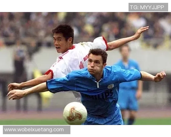 当今世界足球五大球星排名解析与未来发展趋势探讨 当今世界足球五大球星排名解析与未来发展趋势探讨