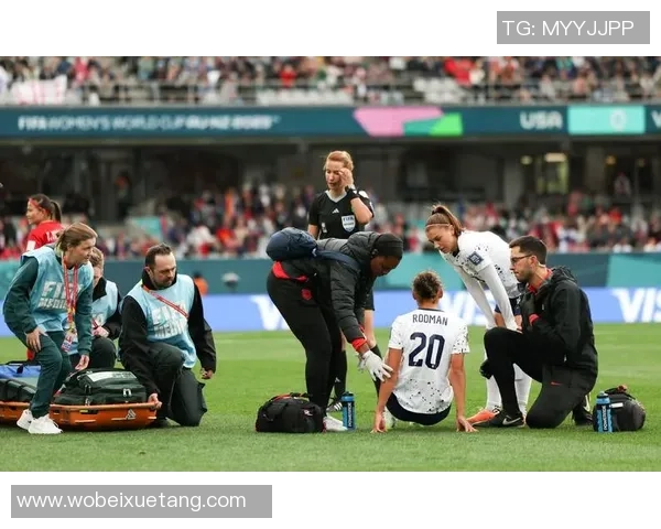 当足球球星上演公主抱瞬间浪漫与力量交织令人心动