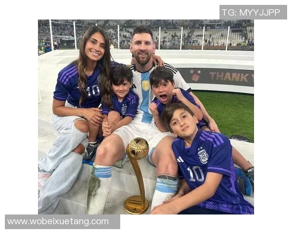 群星荟萃绿茵闪耀 世界级足球巨星同框瞬间