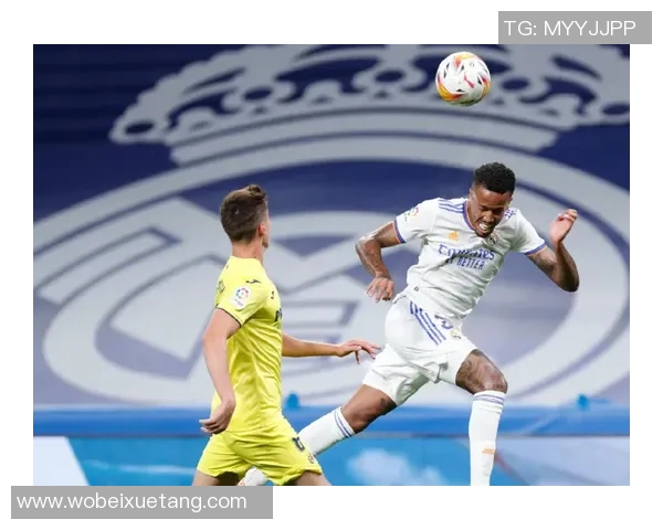 足球球星皮草时尚与绿茵竞技完美结合的新潮流解析